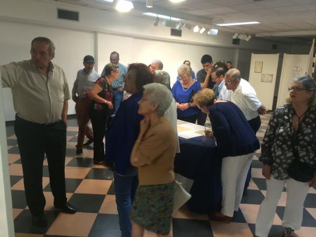 El escritor Ginés Rosa hace entrega al Ayuntamiento un total de 17 documentos medievales y otros de los siglos XVI al XVIII - 2, Foto 2