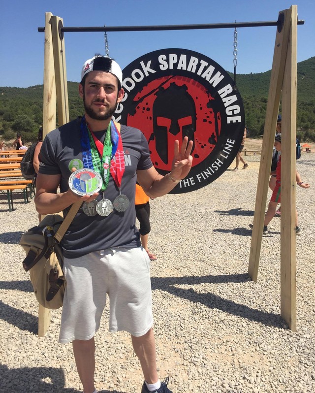 The totanero Alberto Crespo Molino participated in the Spartan Race Beast Barcelona 2017, and obtains the Spartan Trifecta. This hard race of obstacles of 26 km counted on the participation of more than 6000 intrepid "Spartans" coming from , Foto 1