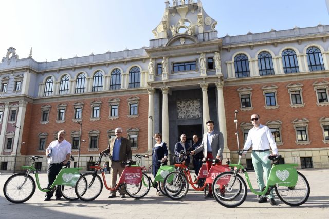 La Universidad de Murcia se pasea por la ciudad en las bicicletas de MUyBICI - 2, Foto 2