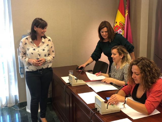 Isabel M.ª Soler: Para el Gobierno regional es una prioridad el empleo femenino y luchar contra la brecha salarial - 1, Foto 1