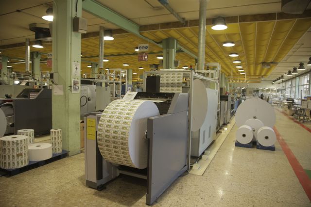 La ONCE arranca la Fábrica de la Ilusión con la impresión de los primeros cupones tras el confinamiento - 2, Foto 2