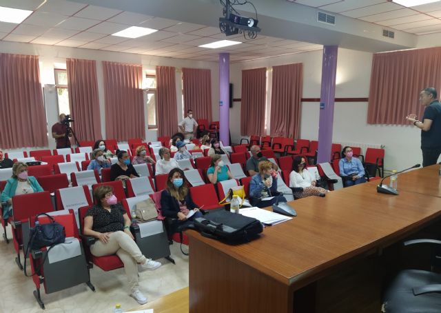 Los comerciantes de Calasparra realizan una formación para reinventar su comercio y poder salir reforzados de la pandemia - 1, Foto 1