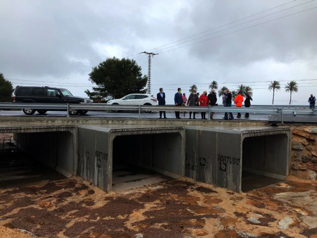 La Comunidad abre al tráfico la carretera que cruza la rambla de La Carrasquilla tras finalizar la obra en el tronco de la vía - 1, Foto 1