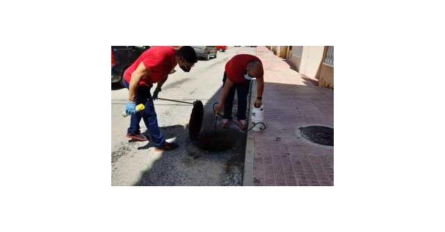 Se inicia la campaña anual de desratización, desinsectación, y desinfección en la red de alcantarillado - 1, Foto 1