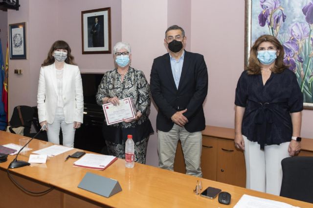 Entrega de premios del concurso de relatos ´Esperando buenas noticias del Aula Senior de la Universidad de Murcia - 3, Foto 3