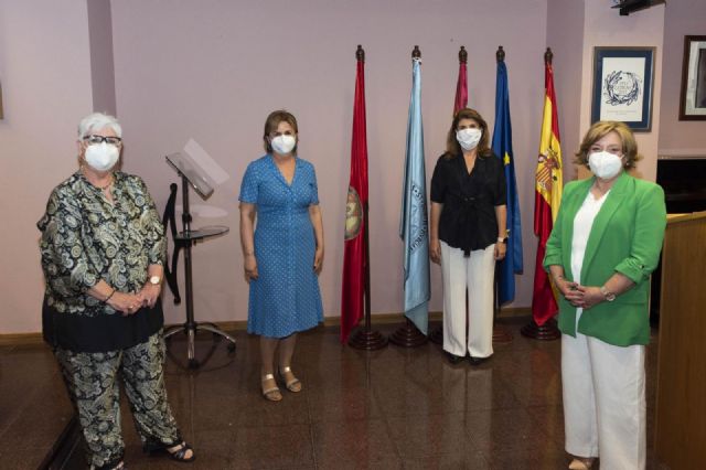 Entrega de premios del concurso de relatos ´Esperando buenas noticias del Aula Senior de la Universidad de Murcia - 4, Foto 4