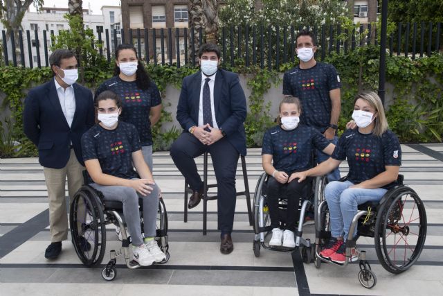 López Miras preside el acto de presentación de los deportistas de la Región de Murcia preseleccionados para los Juegos Paralímpicos de Tokio - 1, Foto 1