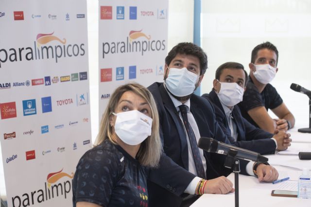 López Miras preside el acto de presentación de los deportistas de la Región de Murcia preseleccionados para los Juegos Paralímpicos de Tokio - 2, Foto 2