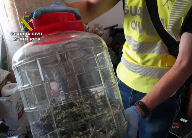 La Guardia Civil desmantela un activo punto dedicado a la venta ininterrumpida de varios tipos de sustancias estupefacientes - 2, Foto 2