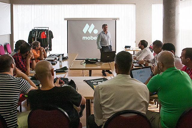 Mobel, 43 años de vida con puntos suspensivos…, Foto 4