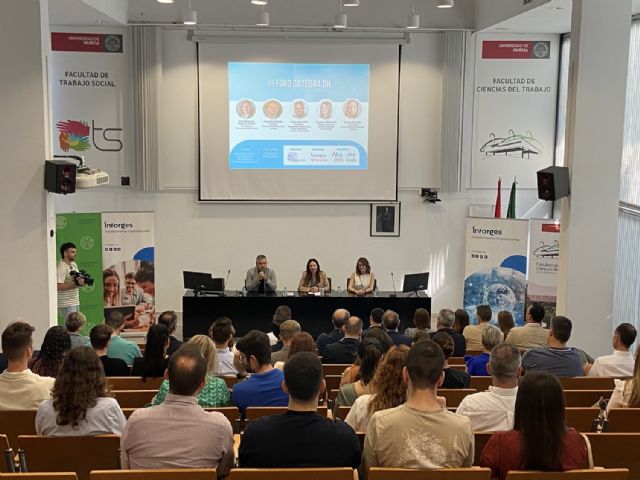 El III Foro Cátedra Dirección Humana reúne a decenas de profesionales para debatir en torno a las últimas estrategias de digitalización en Recursos Humanos - 2, Foto 2