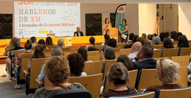 Salud participa en las primeras jornadas organizadas por la Asociación Murciana de Esclerosis Múltiple - 1, Foto 1