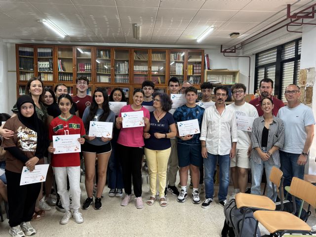 El IES Carlos III entrega los diplomas a las alumnos participantes del proyecto eTwinning Perceval - 1, Foto 1