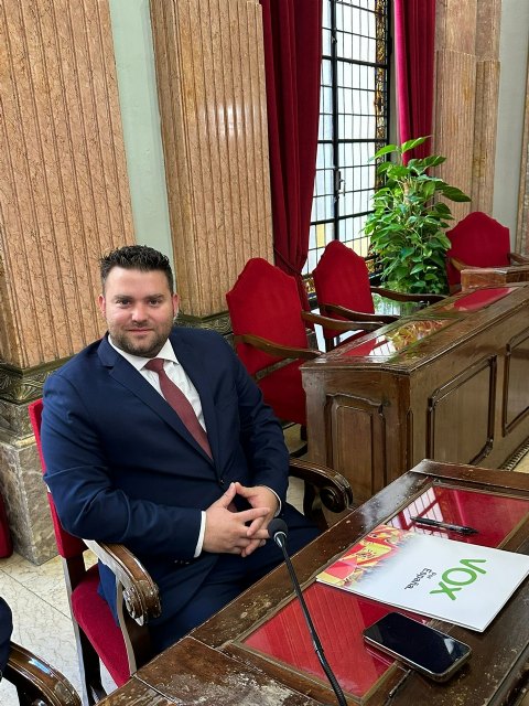 VOX: El PP incumple sus promesas de instalaciones deportivas para más de 30 barrios y pedanías - 1, Foto 1