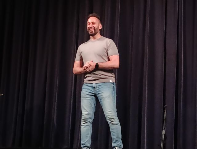 Alumnos del IES Valle del Segura llevan al teatro Victoria una obra teatral escrita por ellos mismos - 1, Foto 1