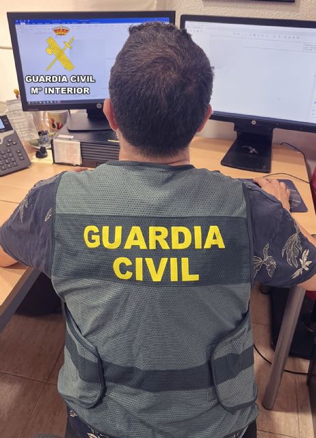 La Guardia Civil destapa un entramado delictivo dedicado al empadronamiento irregular de ciudadanos extranjeros en Archena - 2, Foto 2