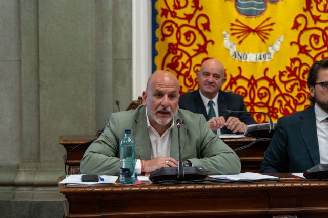 PSOE y PP quedan retratados al votar a favor de la moci�n contra el transfuguismo presentada por VOX