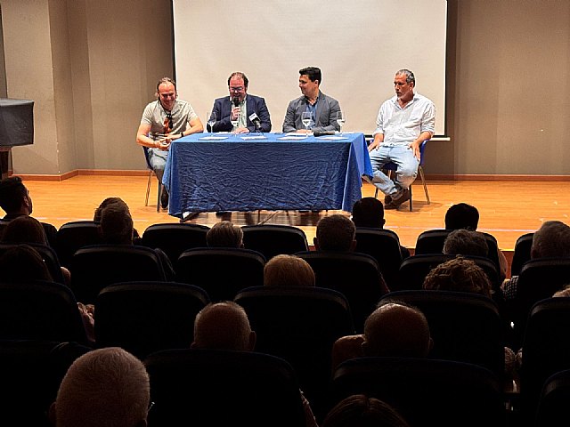 Un documental y un libro muestra la cara menos conocida de las Enca�izadas de San Javier