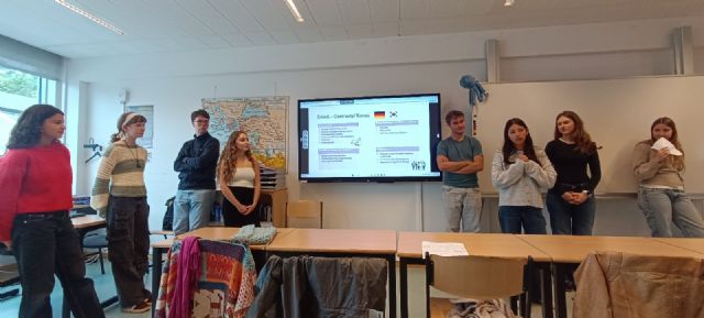 El eurodiputado Marcos Ros Sempere analiza el futuro de la UE en el IES Saavedra Fajardo - 3, Foto 3