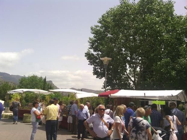Este domingo se celebró el Mercadillo Artesano de La Santa con la asistencia de numeroso público, Foto 2