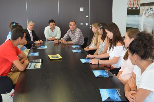 El alcalde se reúne con los jóvenes deportistas de alto rendimiento del municipio - 2, Foto 2