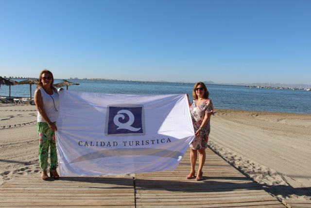 La bandera Q de Calidad ondea ya en las playas de Villananitos y La Puntica - 1, Foto 1