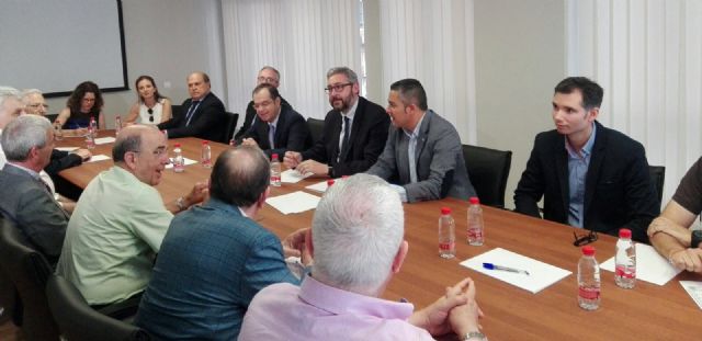 Víctor Martínez: Un PSOE a la deriva da la espalda a los exportadores murcianos al no apoyar el CETA - 1, Foto 1