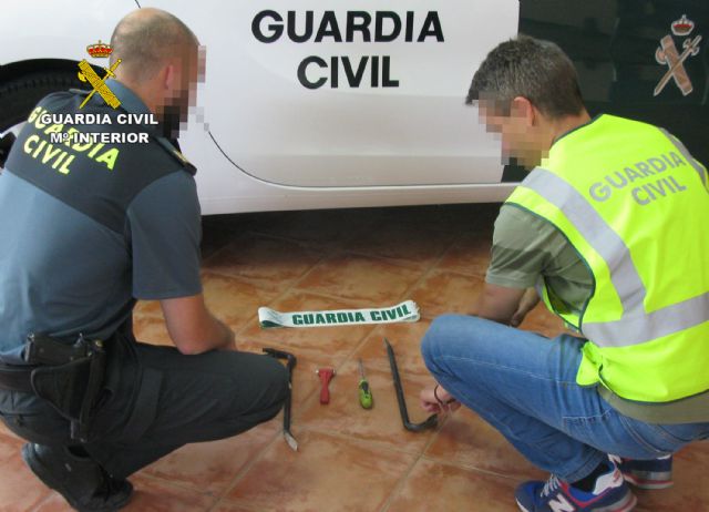 La Guardia Civil detiene a los cinco integrantes de un grupo delictivo dedicado a robar en viviendas, Foto 5