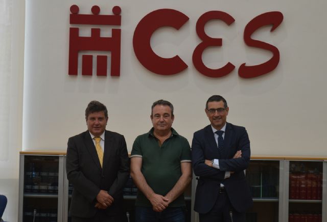 El CES presenta la memoria sobre la situación socioeconómica y laboral de la Región en 2016 - 1, Foto 1