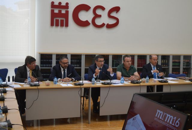 El CES presenta la memoria sobre la situación socioeconómica y laboral de la Región en 2016 - 2, Foto 2