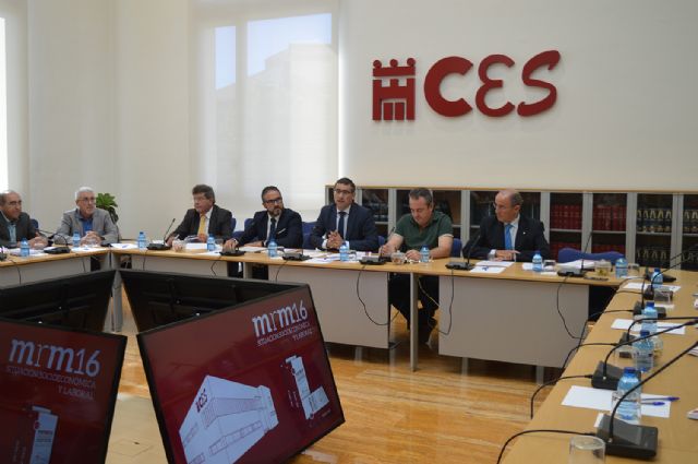 El CES presenta la memoria sobre la situación socioeconómica y laboral de la Región en 2016 - 3, Foto 3