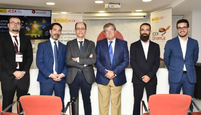El Colegio de Economistas y el ICEX dan las claves a las Pymes sobre la financiación para operaciones de exportación con seguridad en el cobro - 1, Foto 1