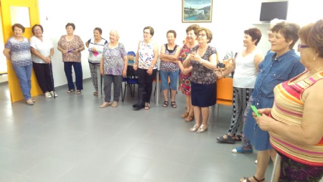 Ends the program of Gymnastics for Elderly 2018/19 in El Paretn with the delivery of diplomas to all participants, Foto 2