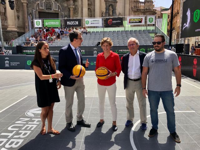 El corazón de Murcia acoge hoy y mañana el mayor espectáculo de baloncesto 3x3 de España - 1, Foto 1