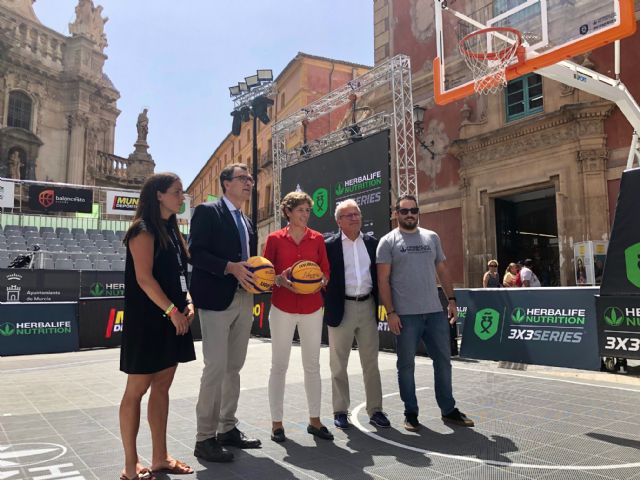 El corazón de Murcia acoge hoy y mañana el mayor espectáculo de baloncesto 3x3 de España - 3, Foto 3