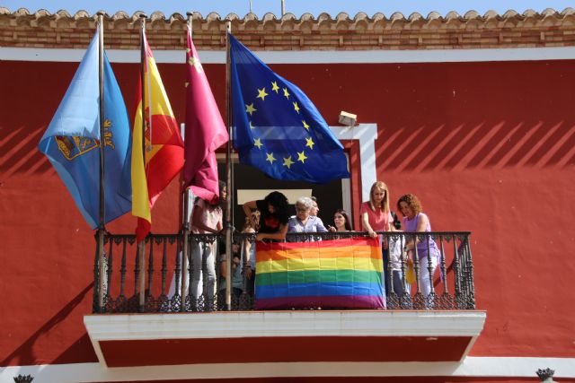 El Ayuntamiento de Alhama se suma al da del Orgullo LGTBIQ, Foto 3