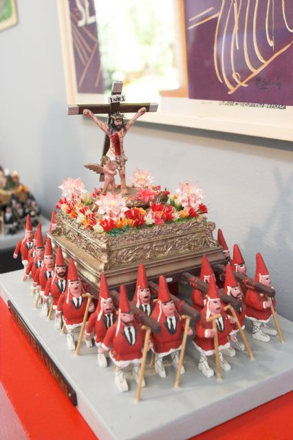 La Casa Museo del Belén expone a partir de mañana las miniaturas de la Semana Santa y de las fiestas de Murcia talladas a mano por Julián Sánchez Castellanos - 1, Foto 1