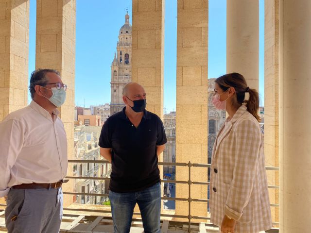 Un trabajador del ecopunto de Churra encuentra un sobre con 3.500 euros perdido durante dos años y se lo devuelve a su dueño - 1, Foto 1