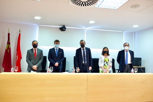 La  Universidad de Murcia rinde homenaje póstumo al catedrático de Oftalmología Jaime Miralles de Imperial - 3, Foto 3