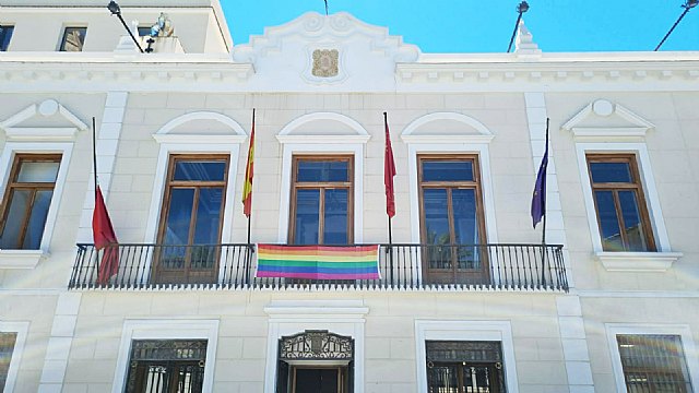 El Ayuntamiento de Cieza se suma a la conmemoración del Día Internacional del Orgullo LGBT - 1, Foto 1
