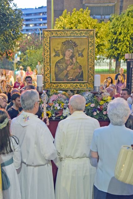 El icono de Nuestra Señora del Perpetuo Socorro, pintada sobre madera, se originó en la isla de Creta, probablemente en el XIV - 1, Foto 1
