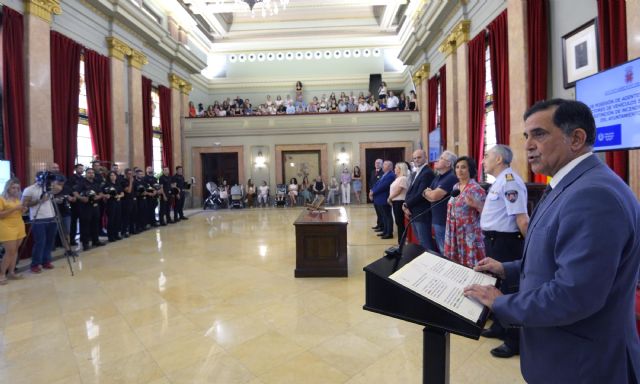 13 agentes y 14 conductores se incorporan a las plantillas de Policía Local y Bomberos - 3, Foto 3