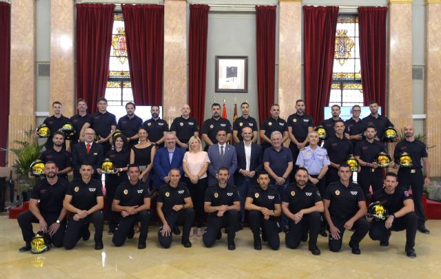 13 agentes y 14 conductores se incorporan a las plantillas de Policía Local y Bomberos - 4, Foto 4