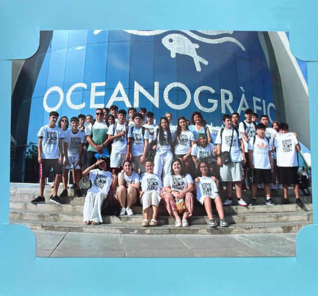Los estudiantes ganadores del concurso de vídeos Argos para la prevención del alcohol, tabaco y derivados disfrutan de su viaje al Oceanogràfic de Valencia - 1, Foto 1