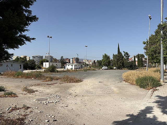 El PSOE solicita la rehabilitaci�n integral y el vallado de la pista deportiva de Sutullena para dotar al barrio de San Fernando de un espacio digno para el deporte y el ocio juvenil
