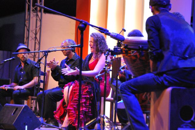 Más de mil personas llenan el patio de Lo Ferro en la inauguración de  su XXXVII edición - 1, Foto 1