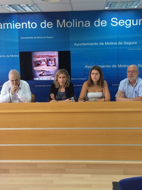 El Ayuntamiento de Molina de Segura presenta una campaña contra el abandono de animales con el lema ¿Abandonarías a alguien de tu familia? - 3, Foto 3