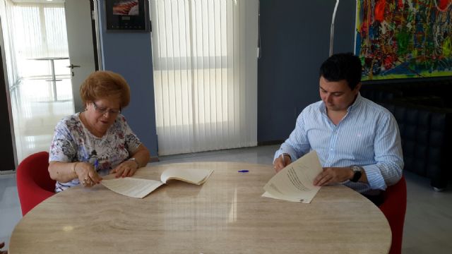 Renovación convenio con Amas de Casa de Santiago de la Ribera, y firma del primer convenio de colaboración en el grupo de teatro Rodarim, de El Mirador - 2, Foto 2