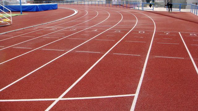 El Consejo de Gobierno de la Región de Murcia concede una ayuda de 40.000 euros para la reparación de la pista de atletismo, en la instalación deportiva Manuel Ruiz Pérez - 3, Foto 3