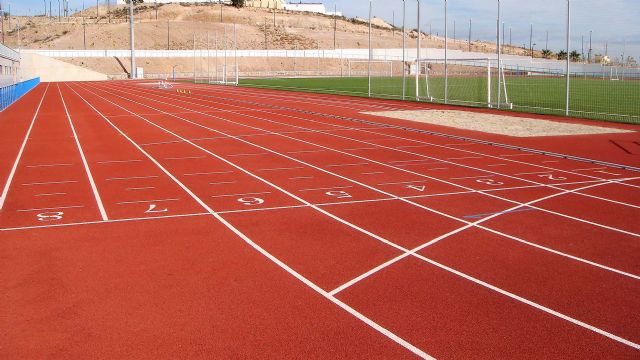 El Consejo de Gobierno de la Región de Murcia concede una ayuda de 40.000 euros para la reparación de la pista de atletismo, en la instalación deportiva Manuel Ruiz Pérez - 4, Foto 4
